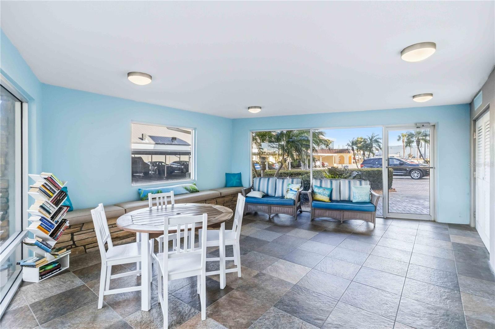 4550 COVE CIR #303, ST PETERSBURG, FL, 33708