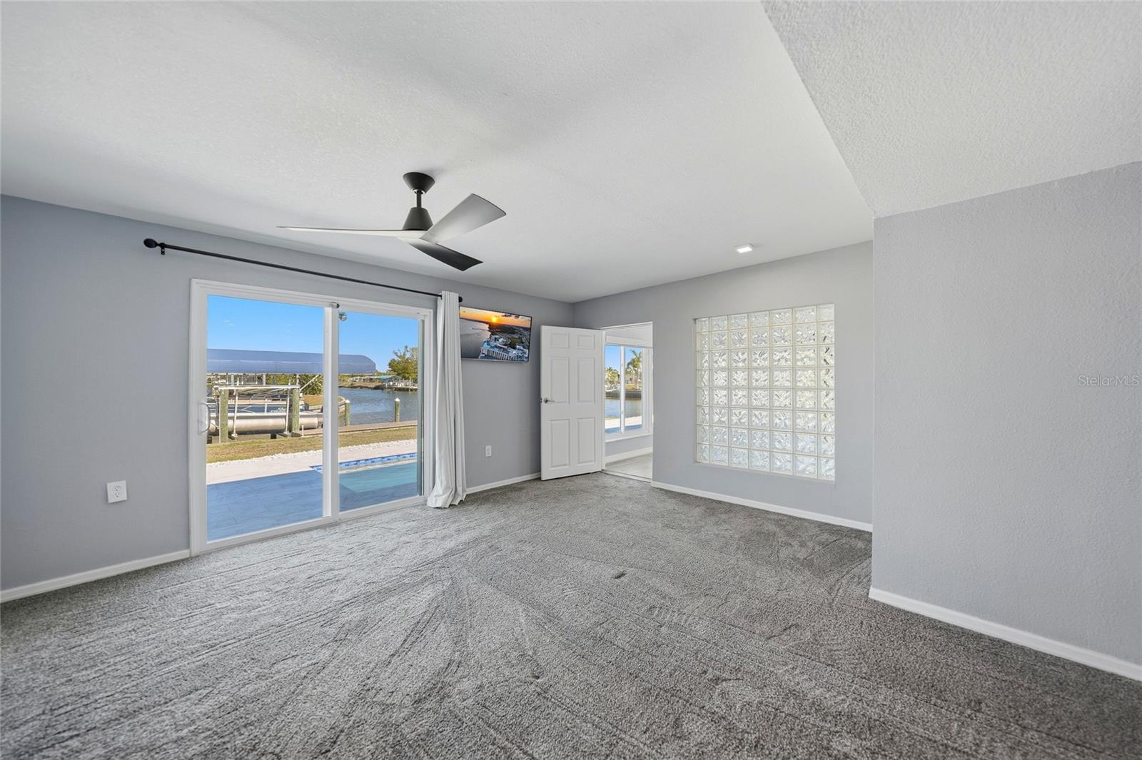 21398 EDGEWATER DR, PORT CHARLOTTE, FL, 33952