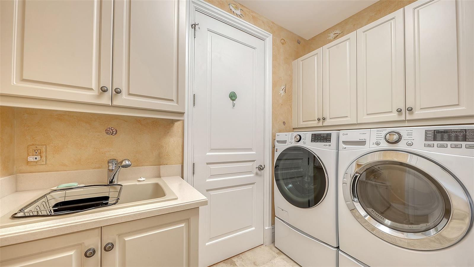 A4680618 Property Photo