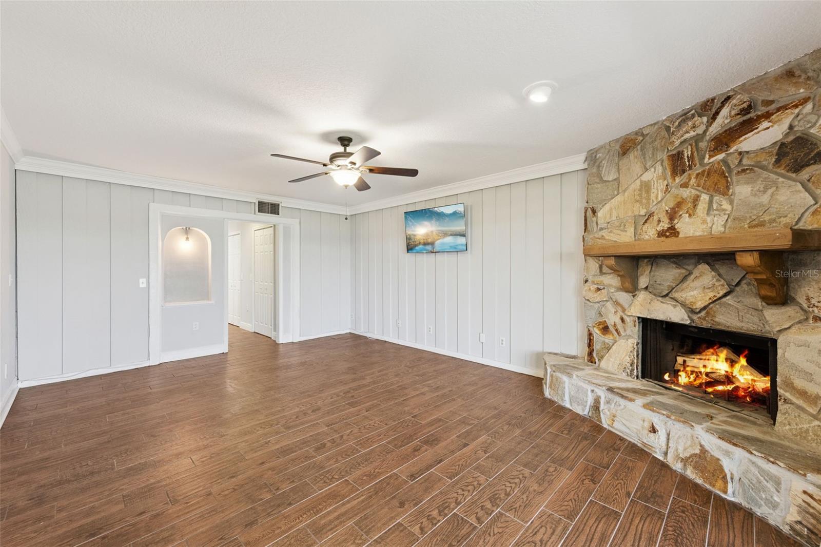 2410 HARTRIDGE POINT DR W, WINTER HAVEN, FL, 33881