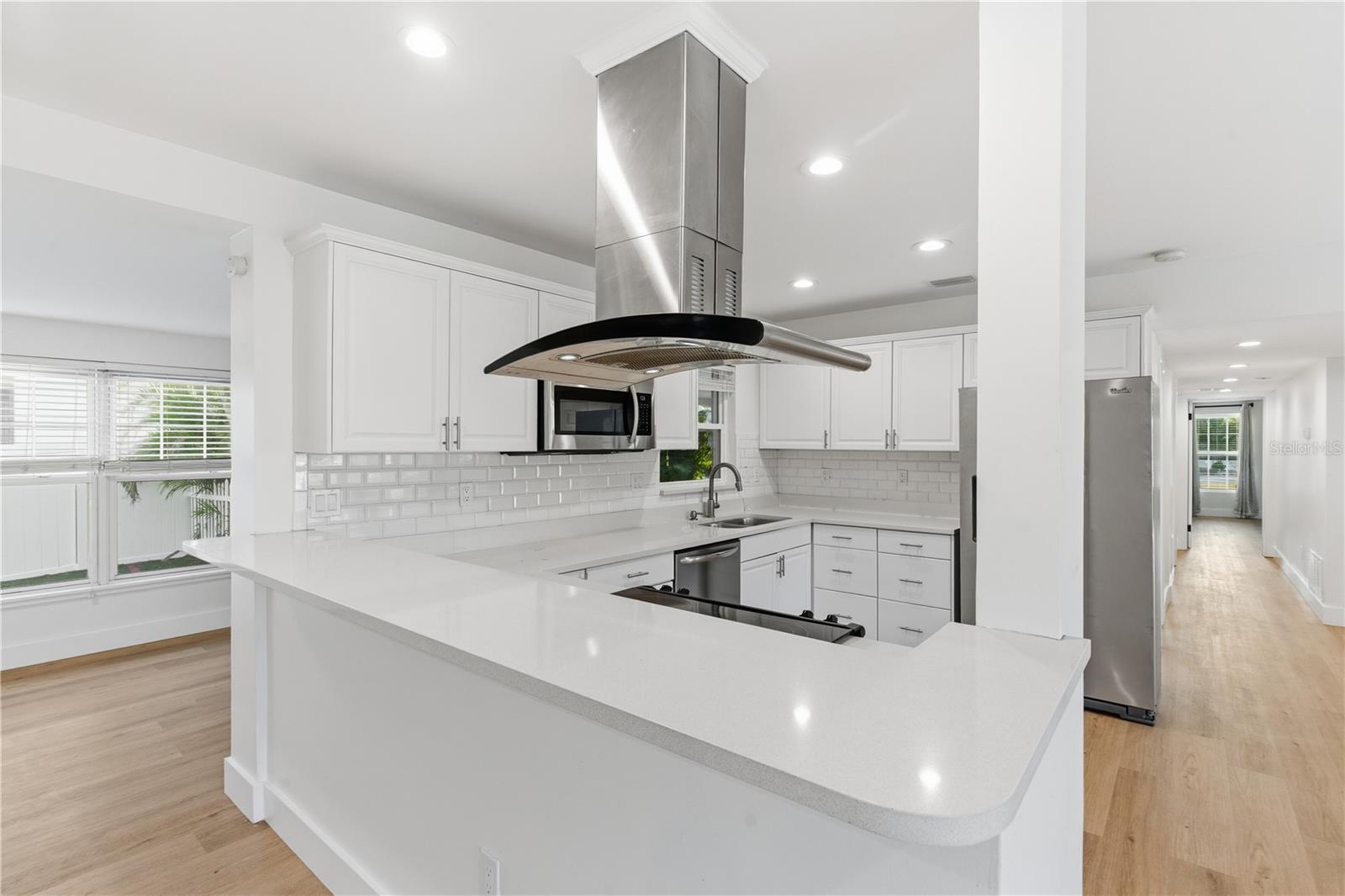 327 SUNNY LN, BELLEAIR, FL, 33756