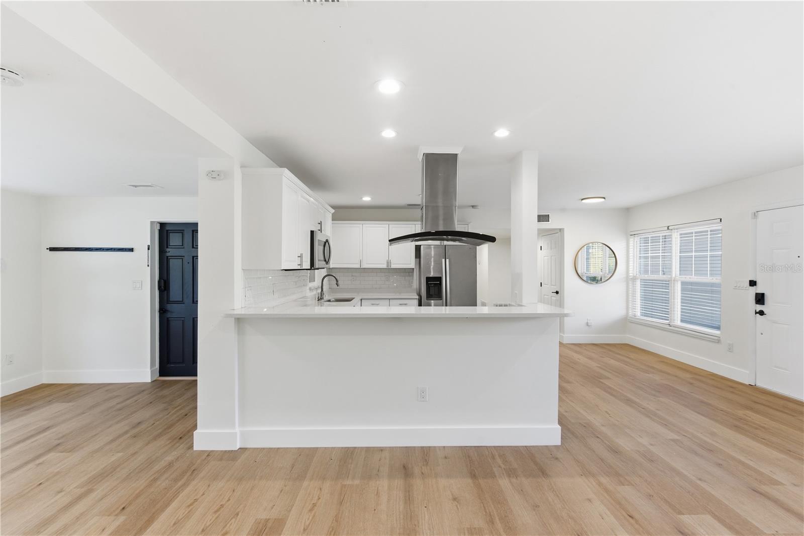 327 SUNNY LN, BELLEAIR, FL, 33756