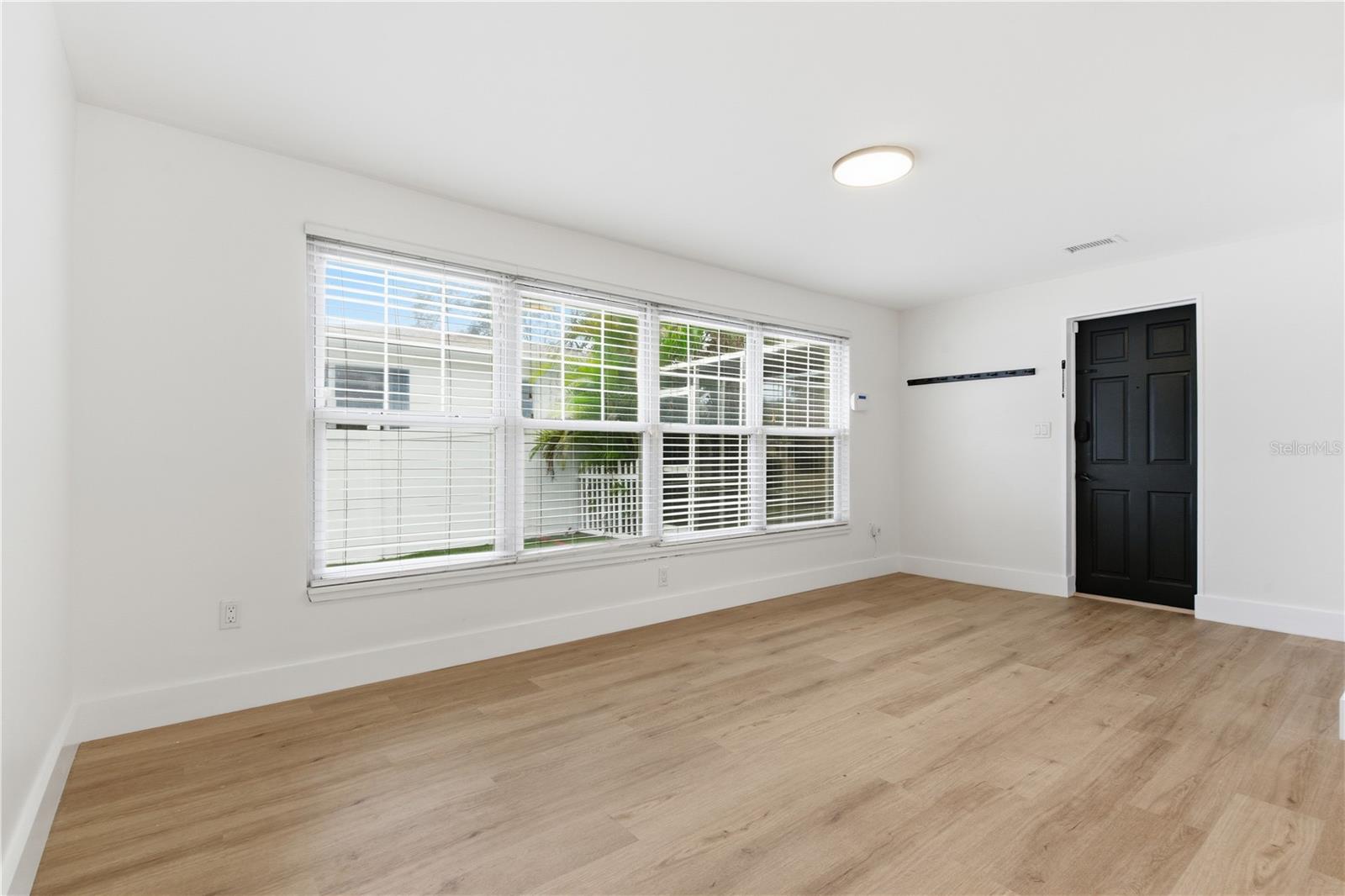 327 SUNNY LN, BELLEAIR, FL, 33756