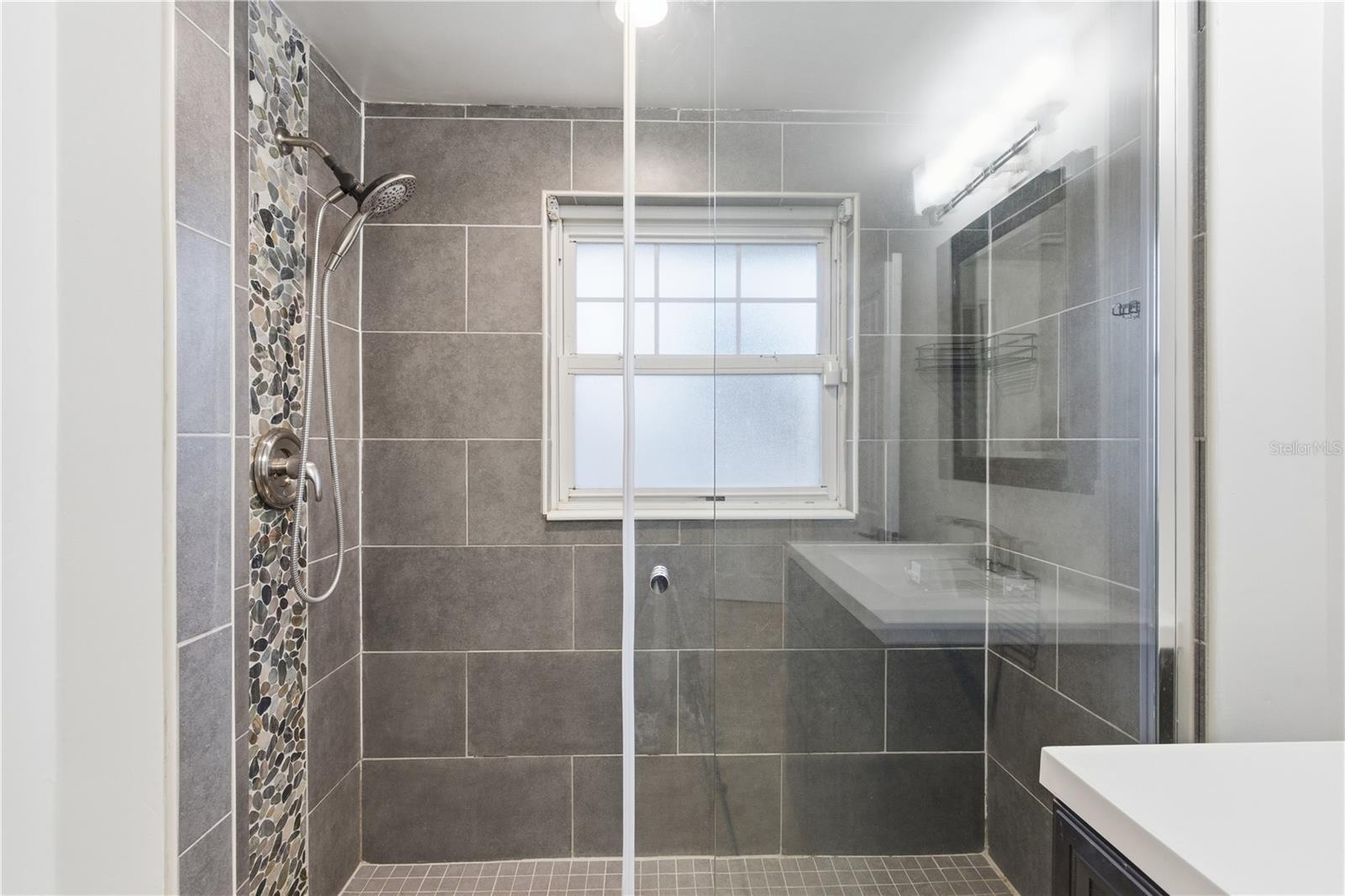 327 SUNNY LN, BELLEAIR, FL, 33756