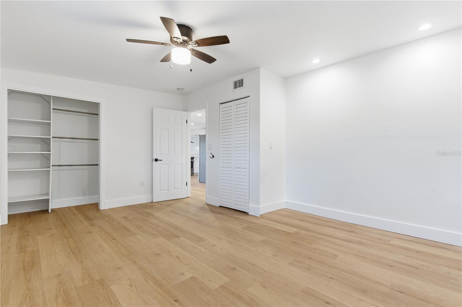 327 SUNNY LN, BELLEAIR, FL, 33756