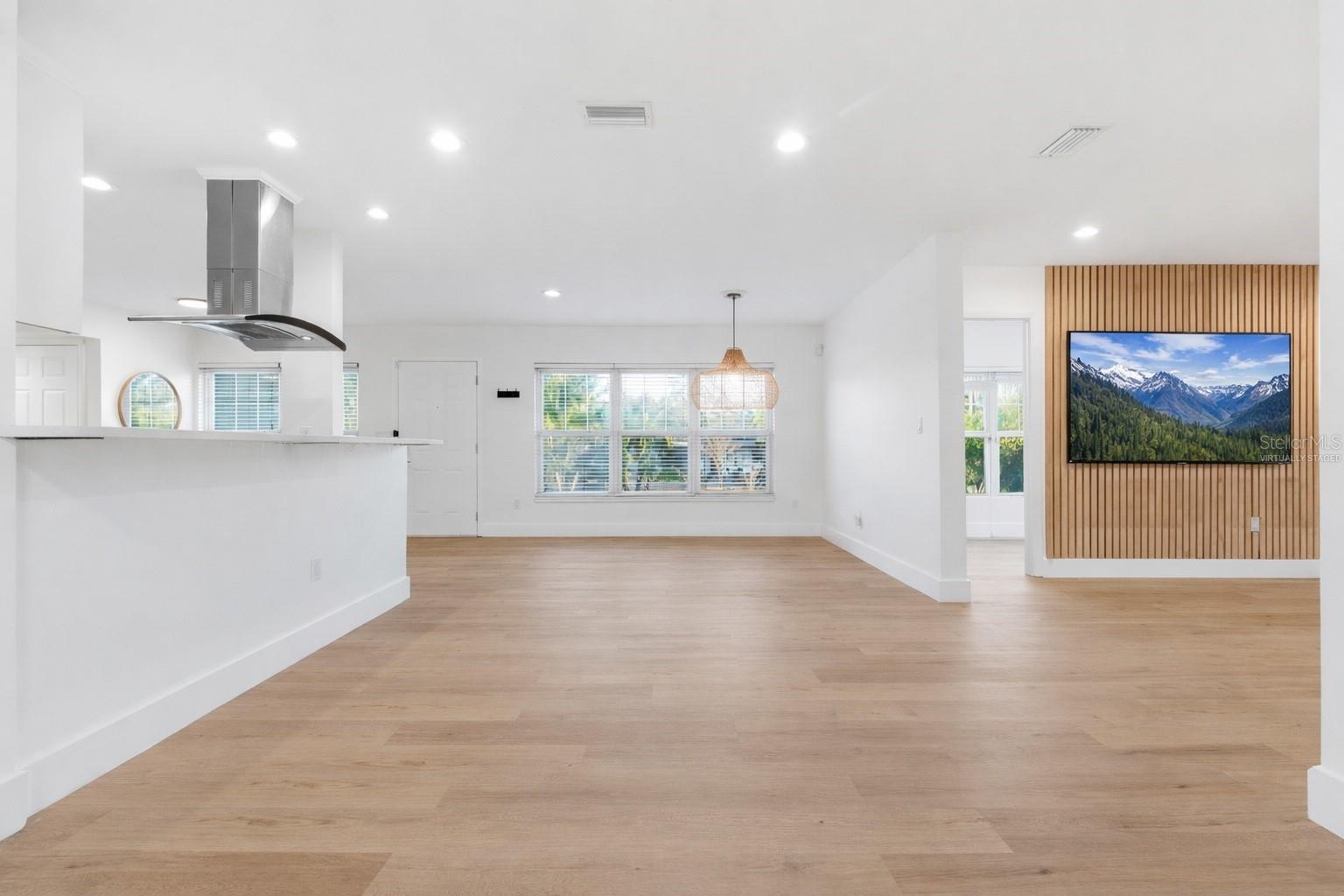 327 SUNNY LN, BELLEAIR, FL, 33756