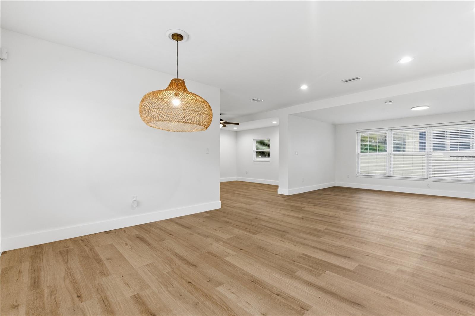 327 SUNNY LN, BELLEAIR, FL, 33756