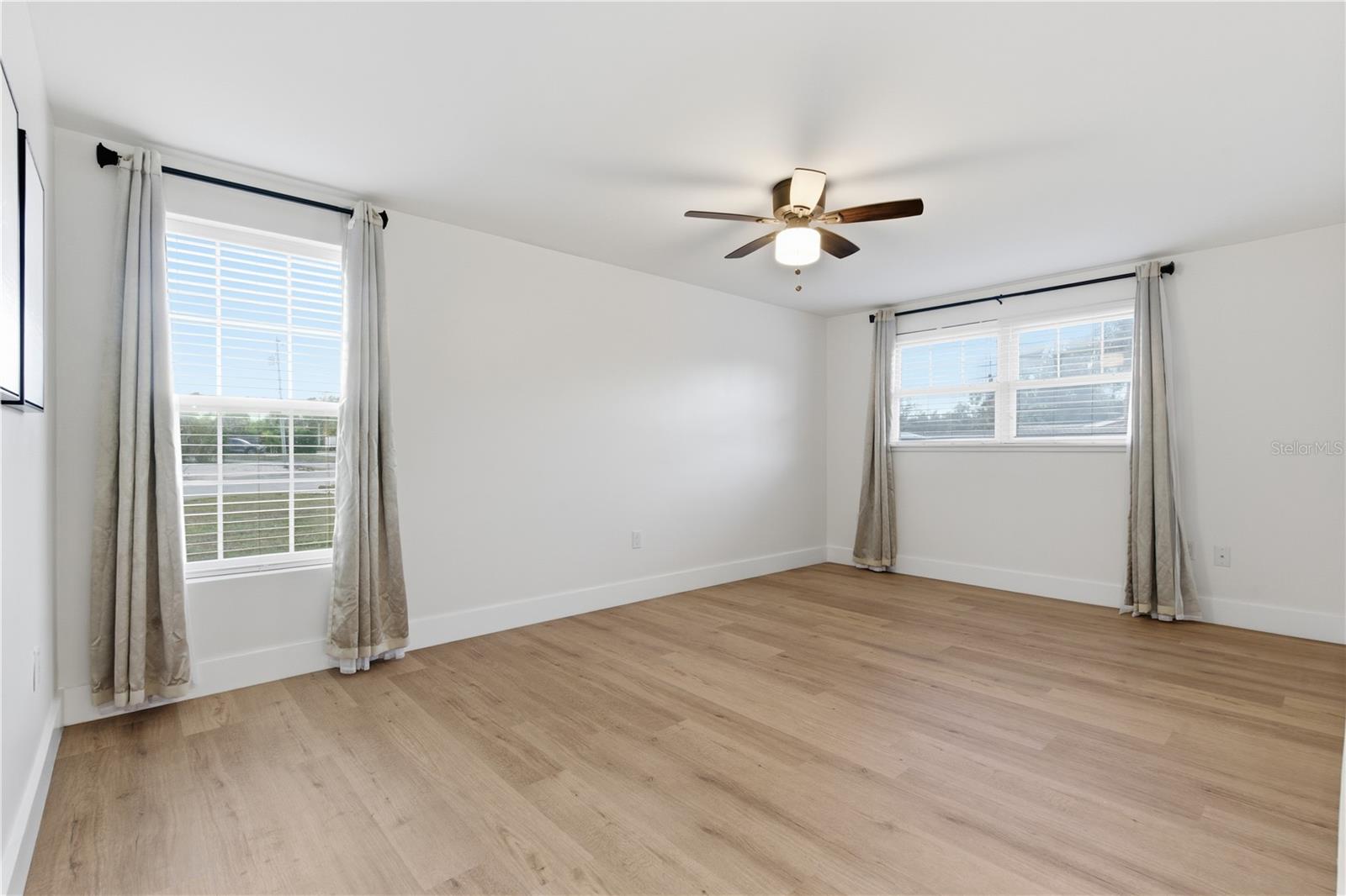 327 SUNNY LN, BELLEAIR, FL, 33756