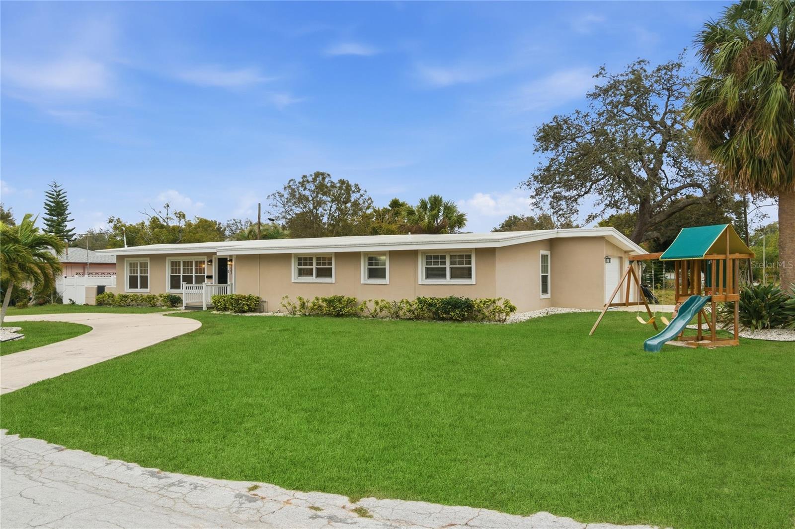 327 SUNNY LN, BELLEAIR, FL, 33756