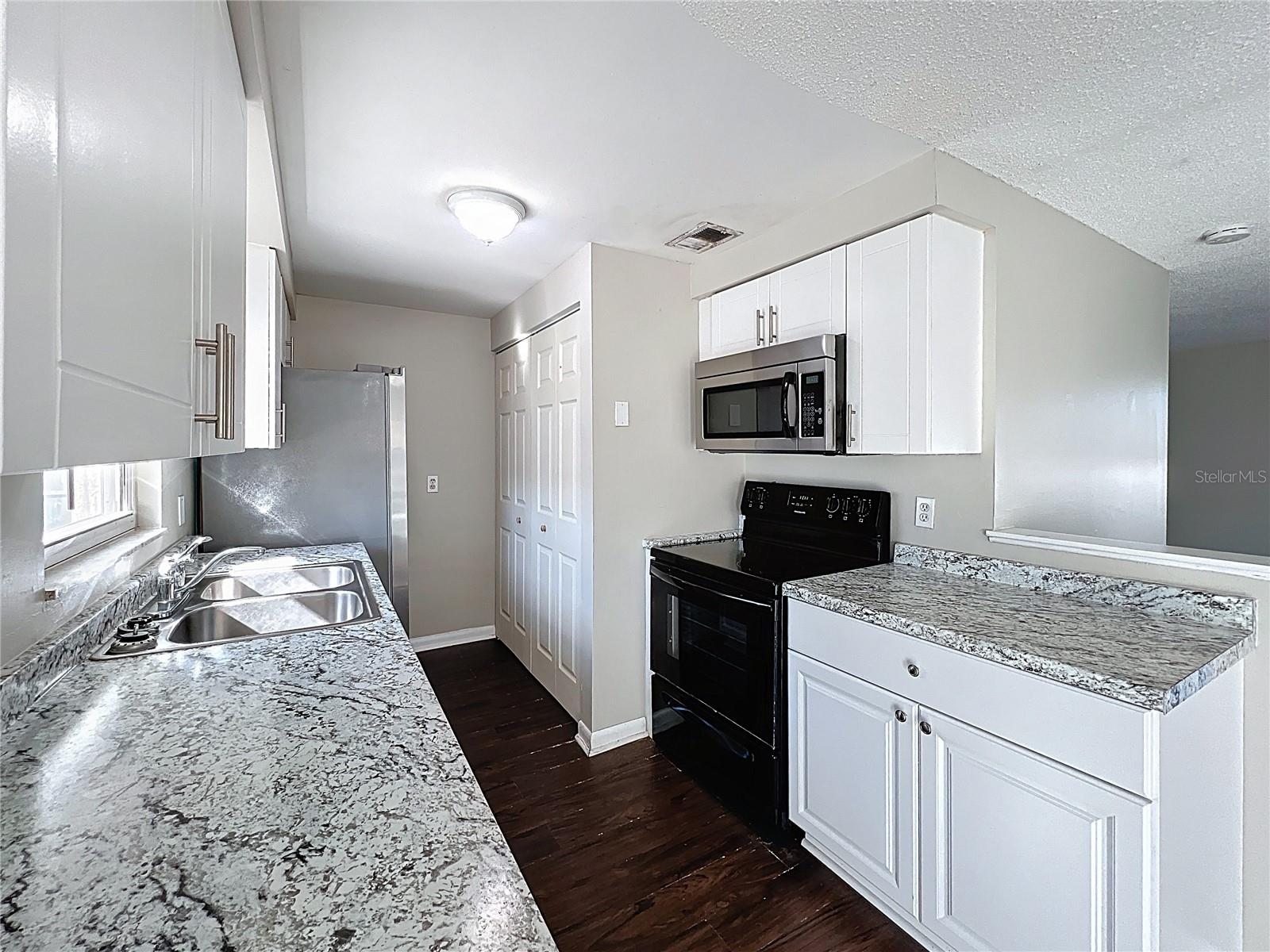 8508 WOODHURST DR, TAMPA, FL, 33615