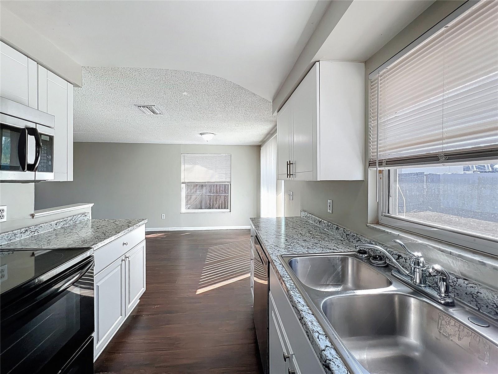 8508 WOODHURST DR, TAMPA, FL, 33615