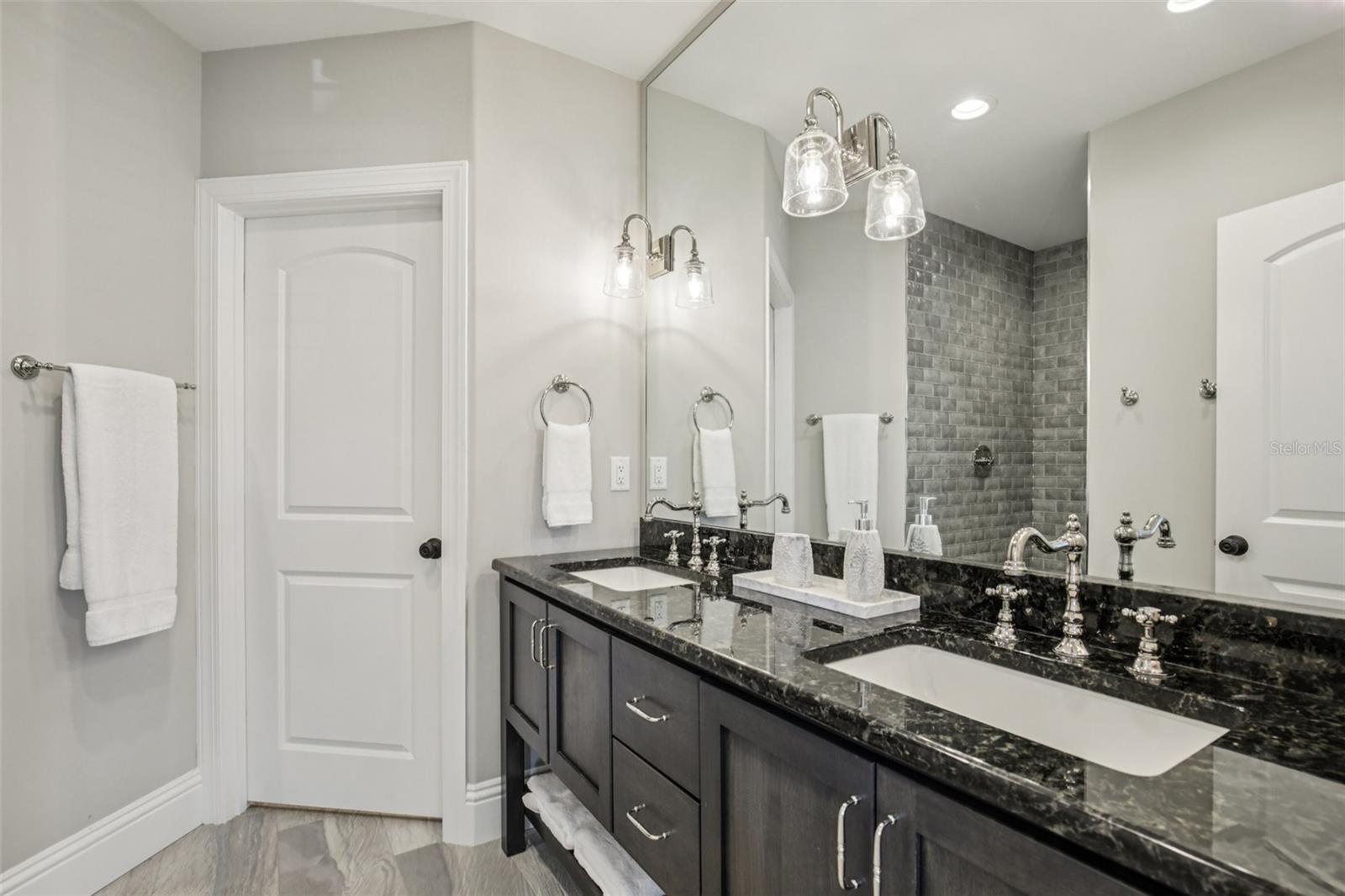 A4680622 Property Photo