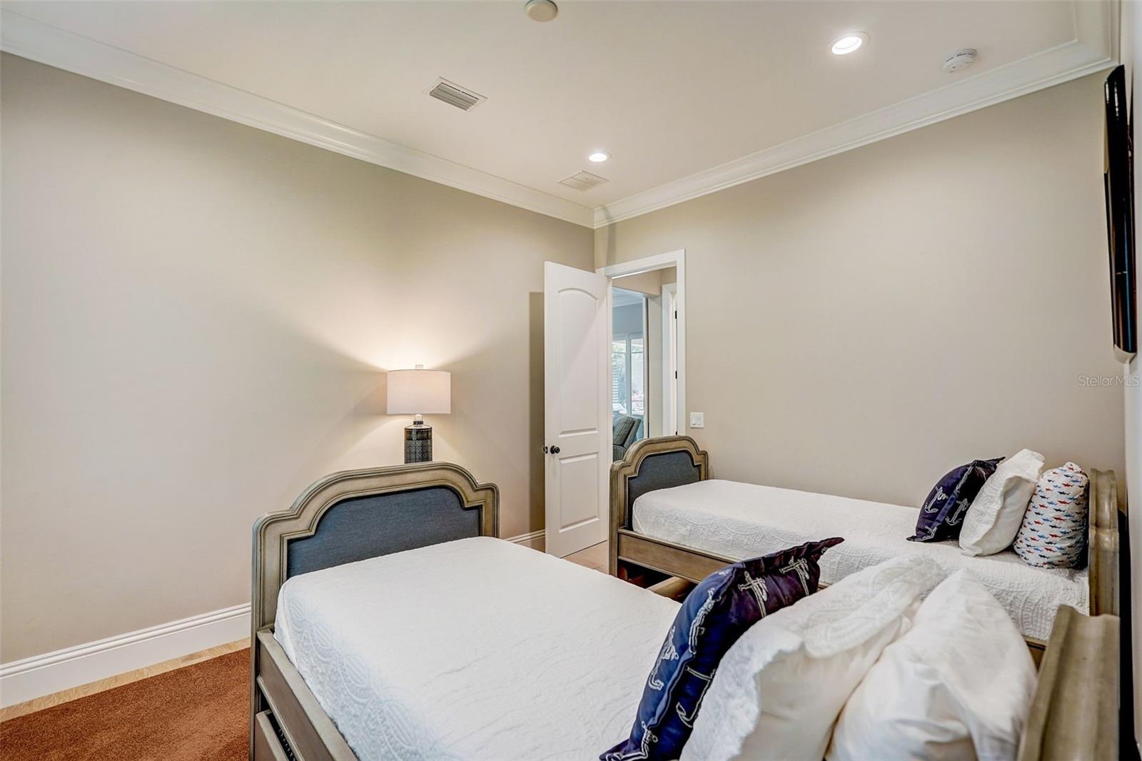 125 S BLVD OF PRESIDENTS, SARASOTA, FL, 34236