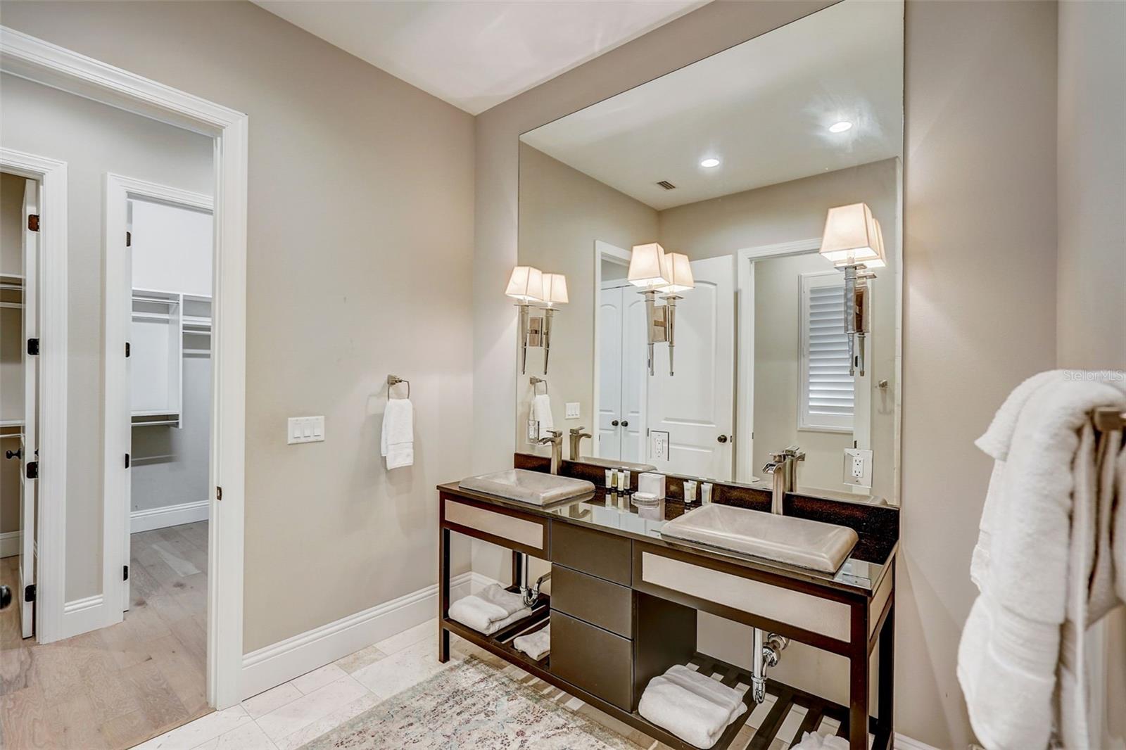 125 S BLVD OF PRESIDENTS, SARASOTA, FL, 34236