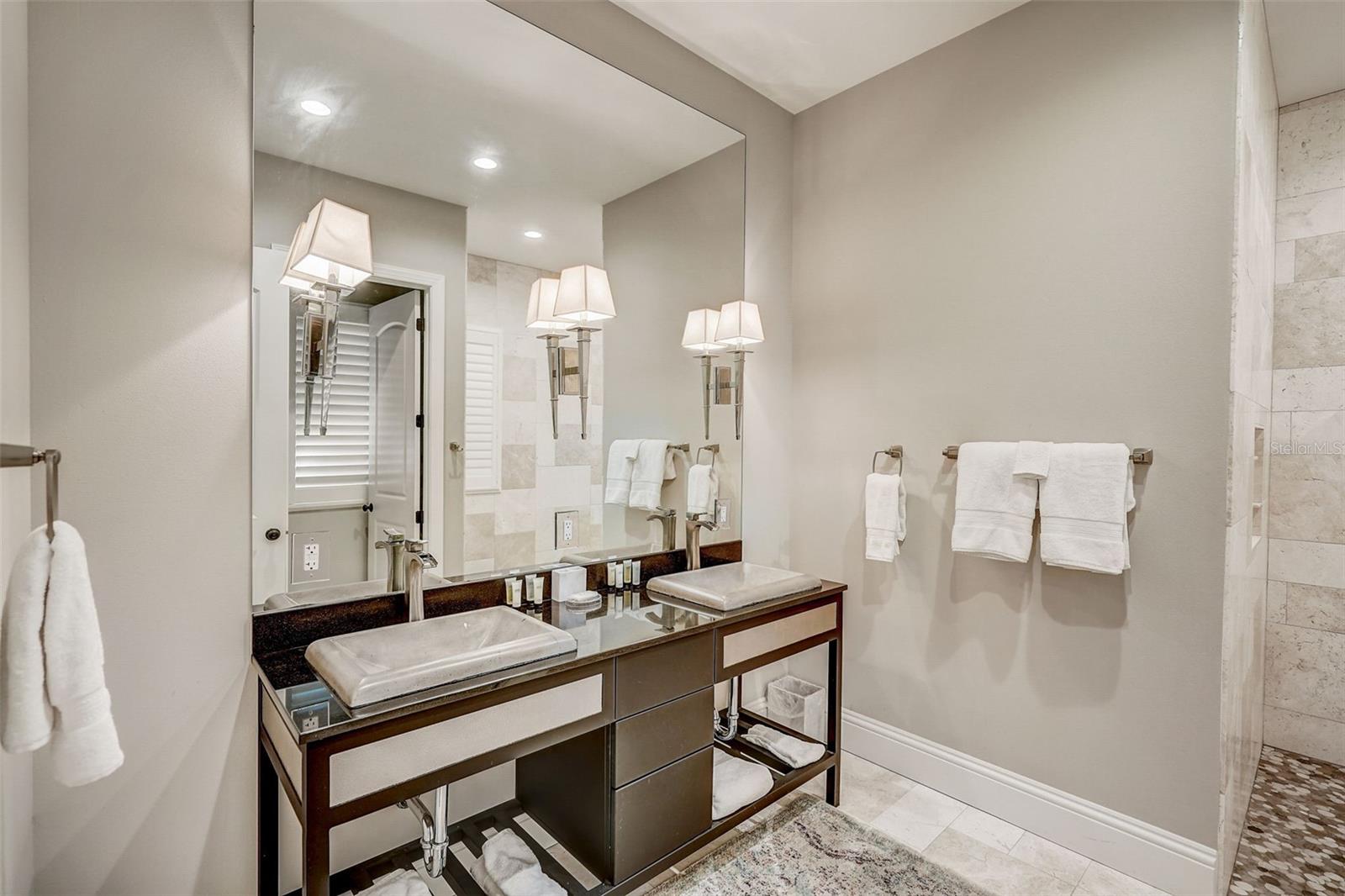 125 S BLVD OF PRESIDENTS, SARASOTA, FL, 34236