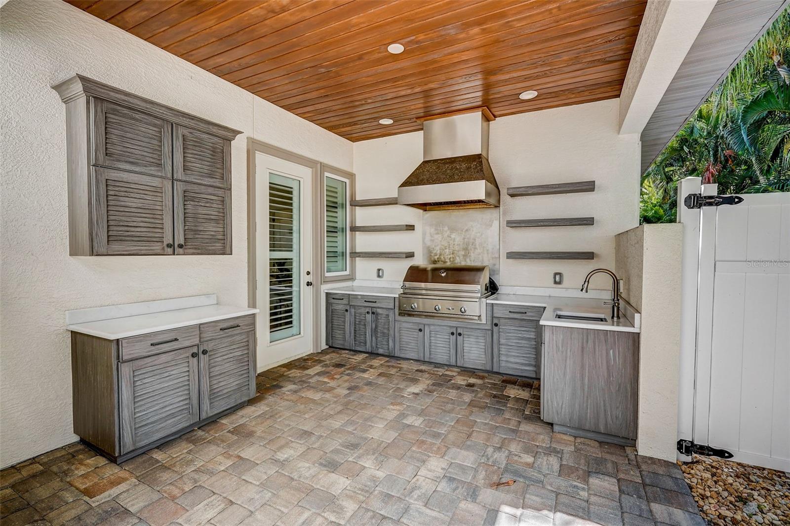 125 S BLVD OF PRESIDENTS, SARASOTA, FL, 34236