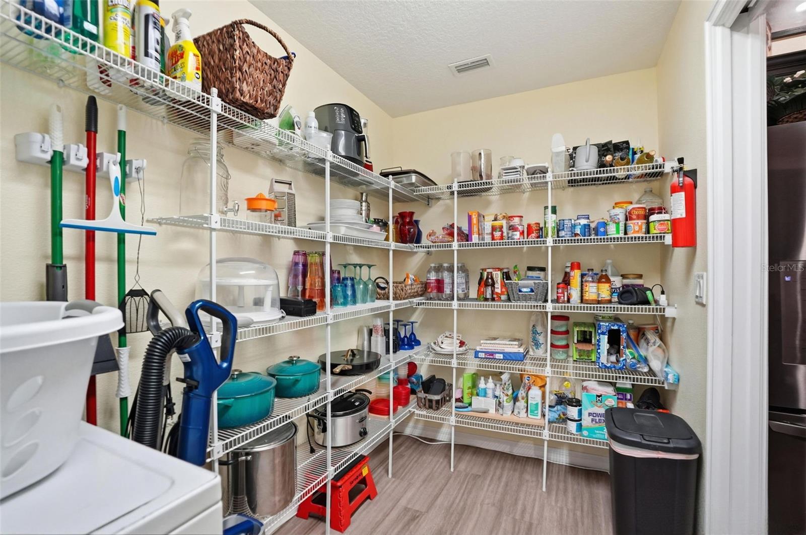 17402 MABERLY RD, WEEKI WACHEE, FL, 34614