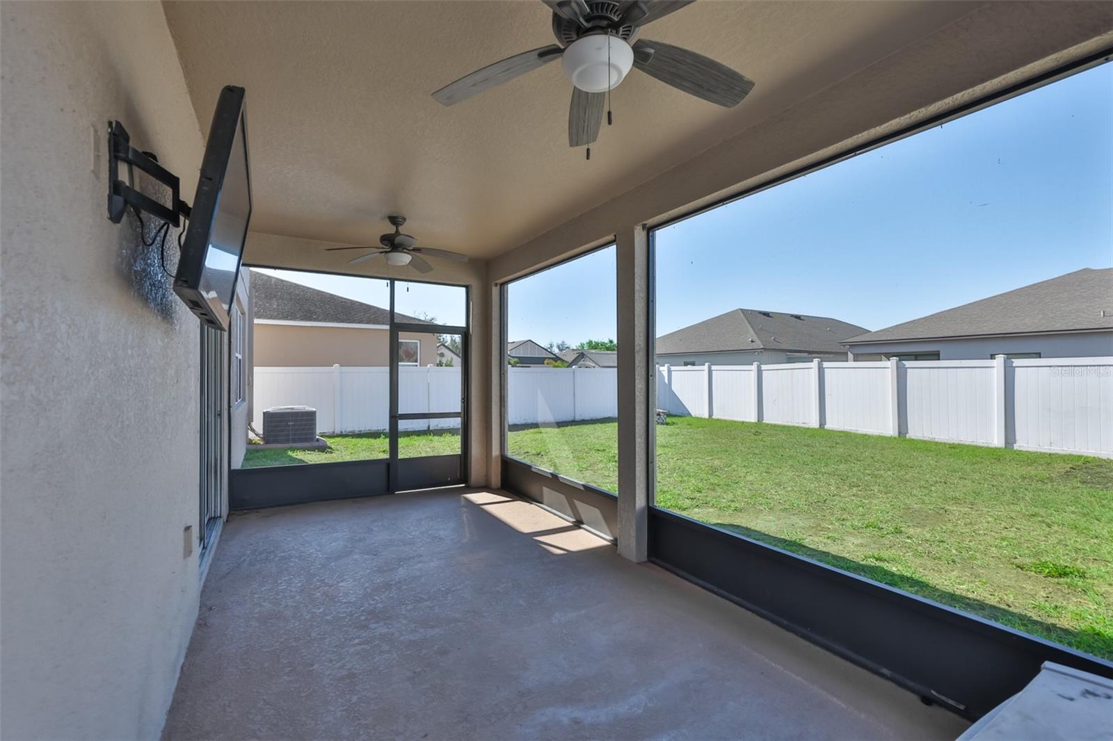 10604 ALDO MORO DR, WIMAUMA, FL, 33598