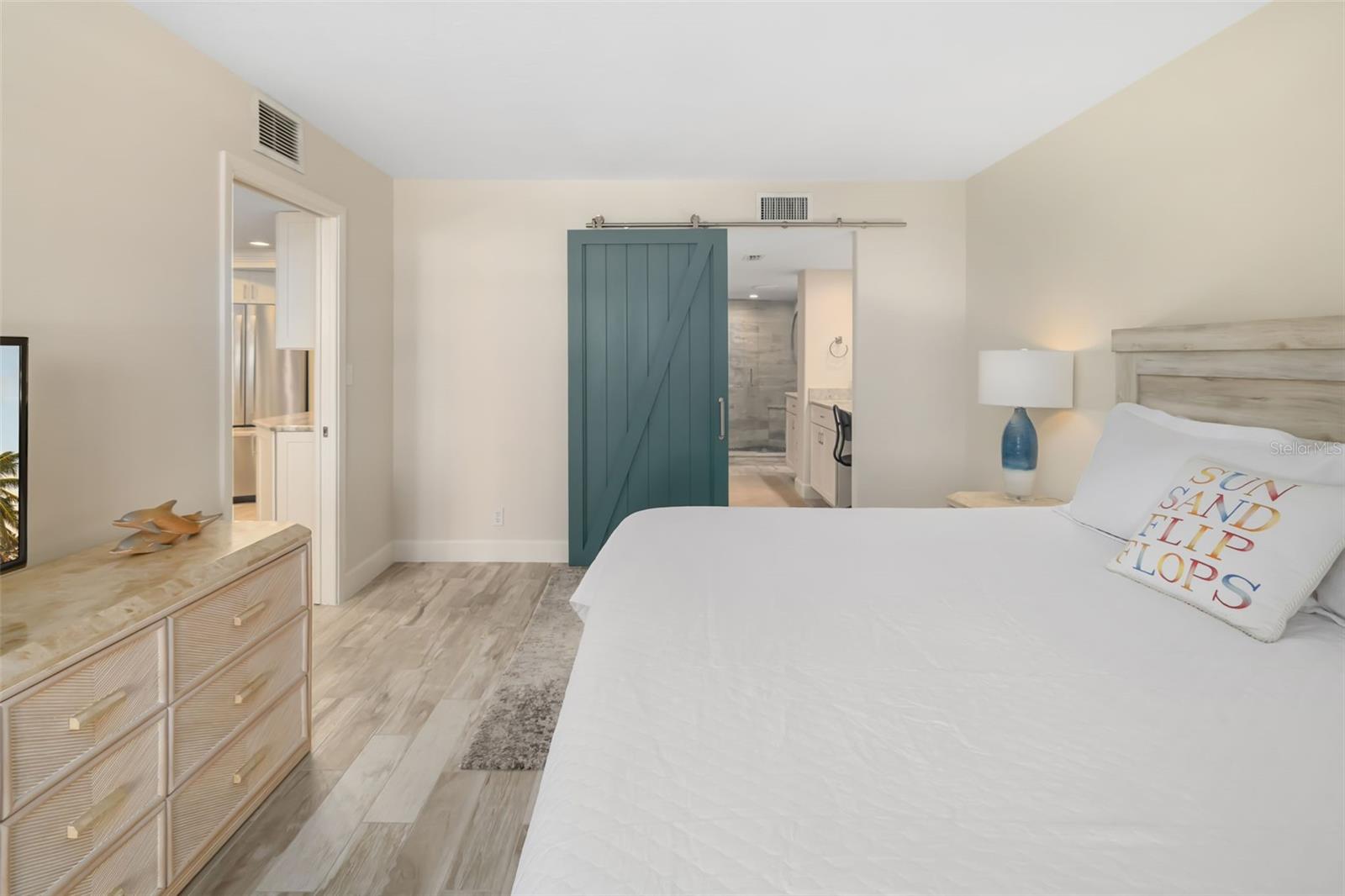 5920 MIDNIGHT PASS RD #704, SARASOTA, FL, 34242