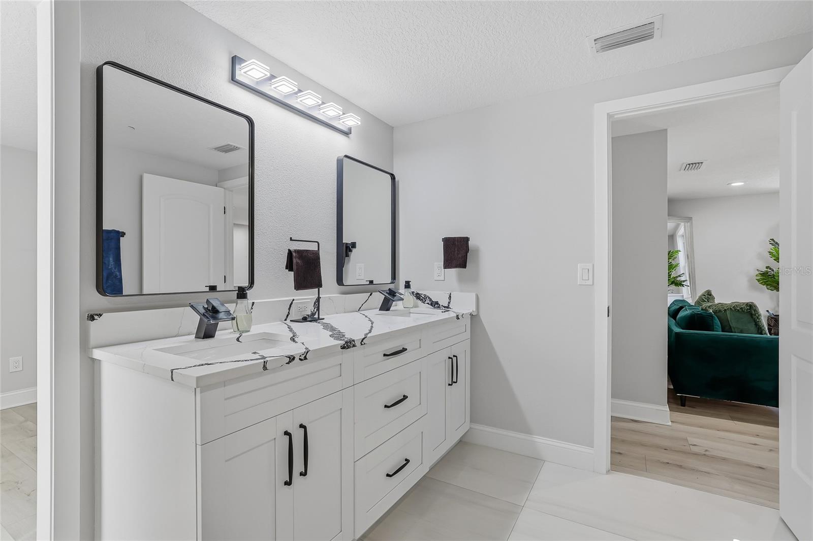 4024 DELLBROOK DR, TAMPA, FL, 33624