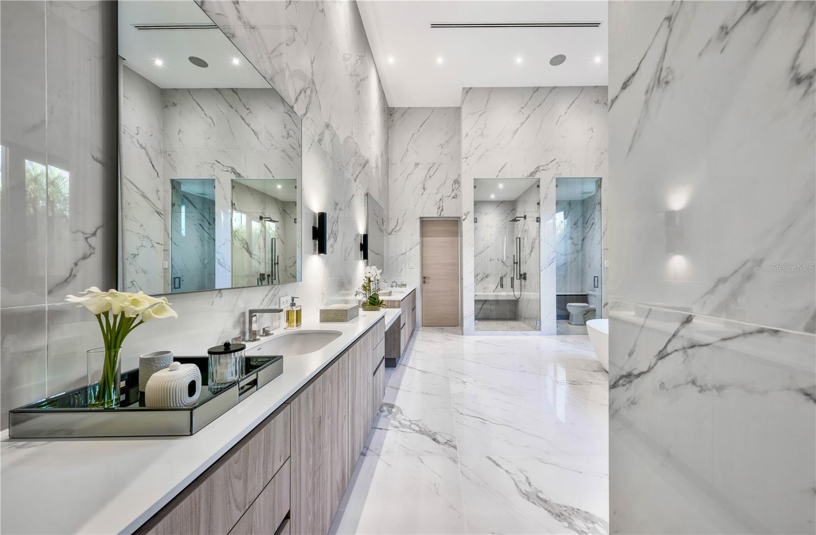 PR9118954 Property Photo