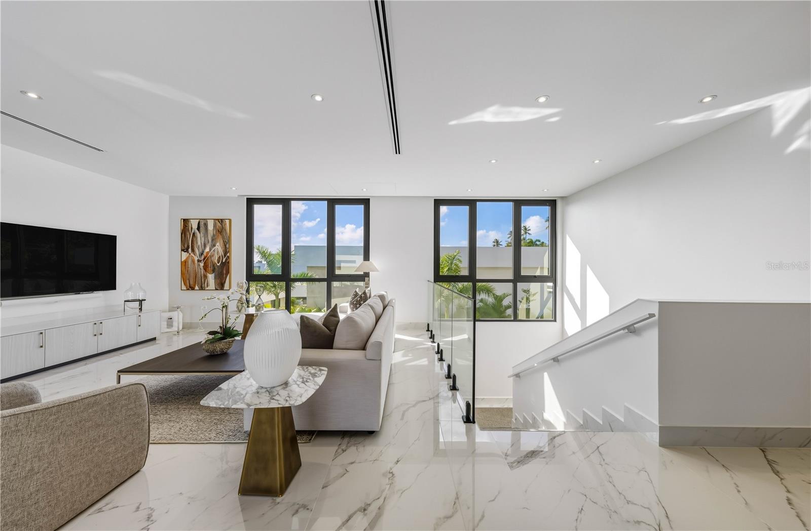 PR9118954 Property Photo