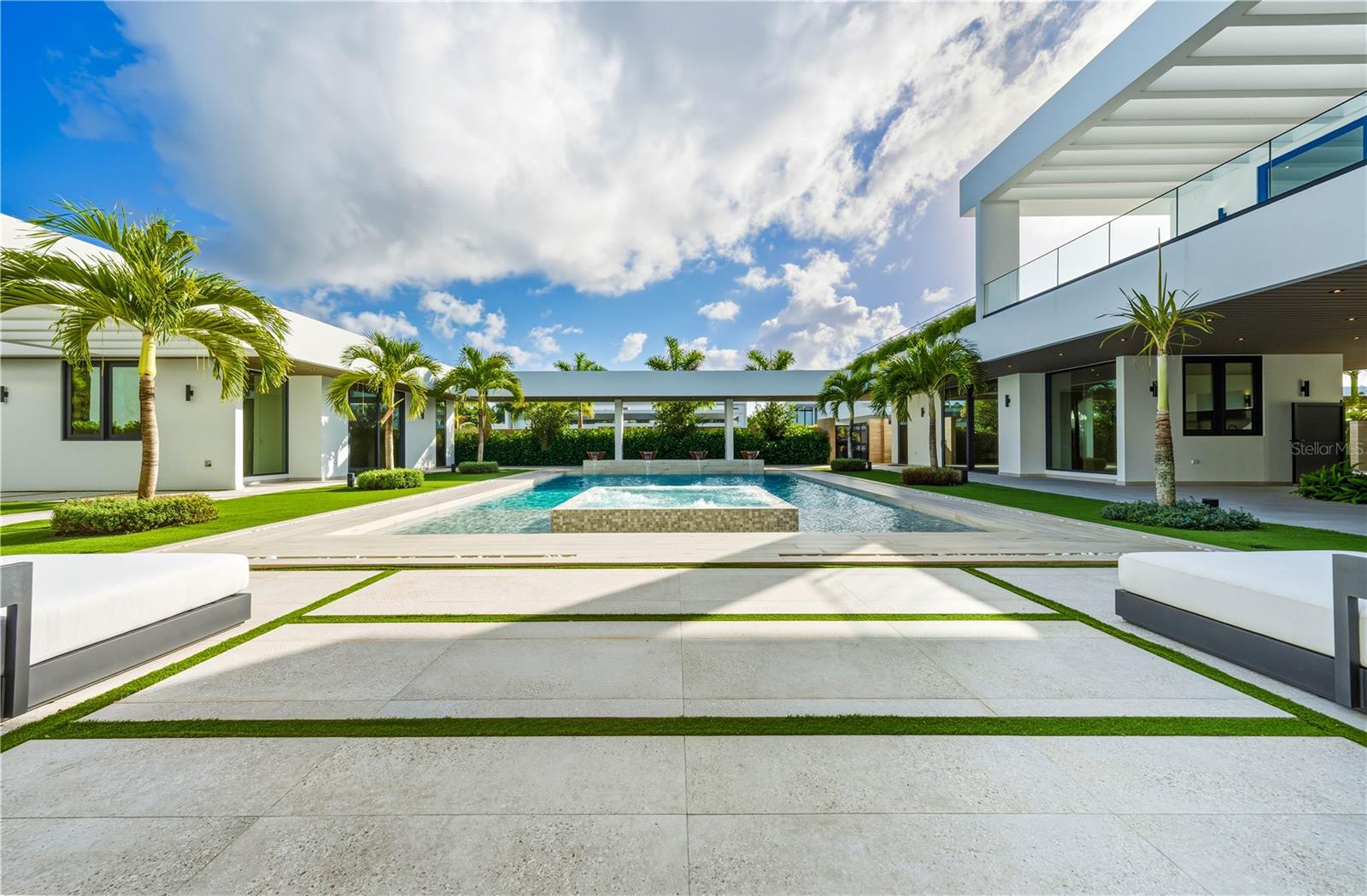 PR9118954 Property Photo