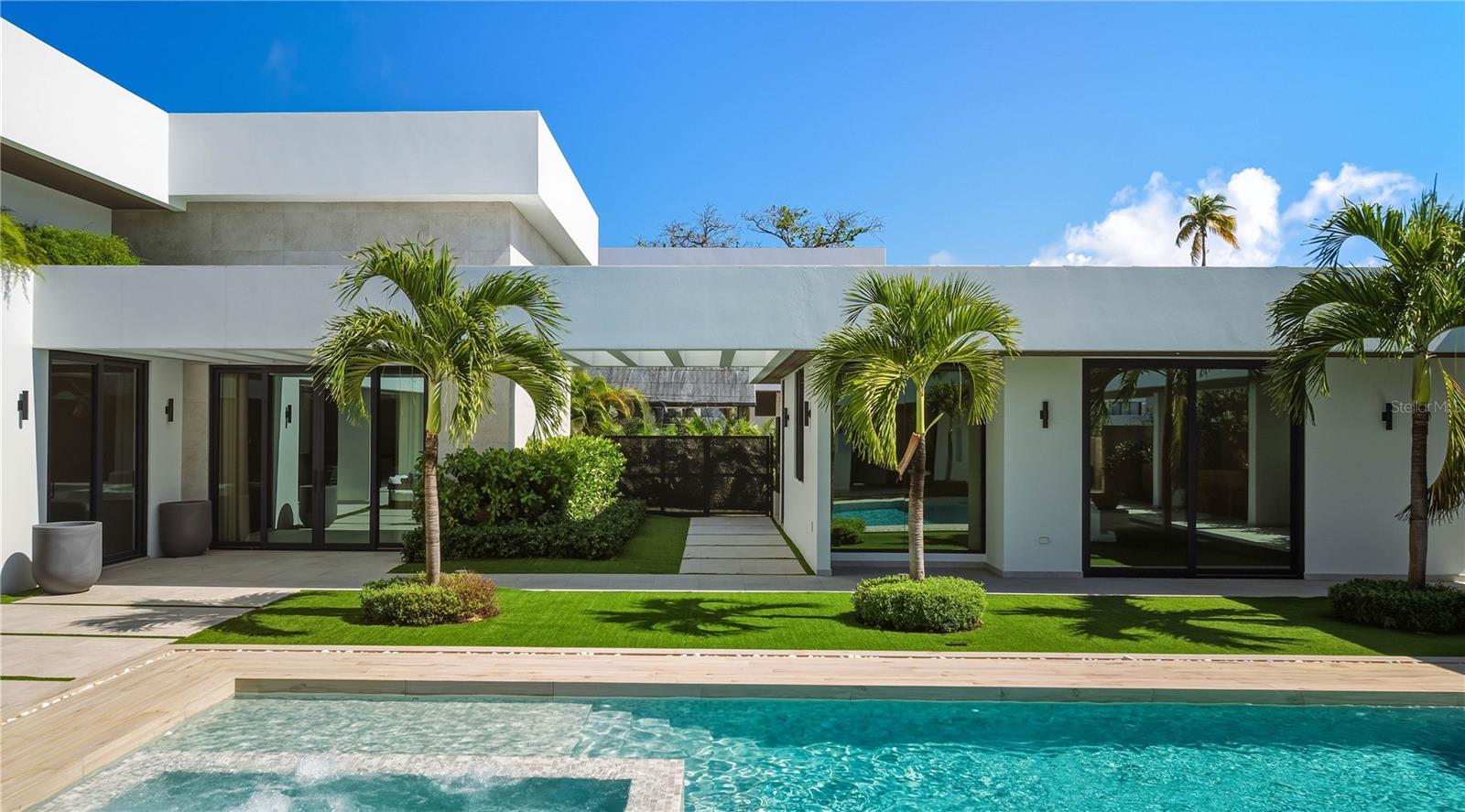 PR9118954 Property Photo