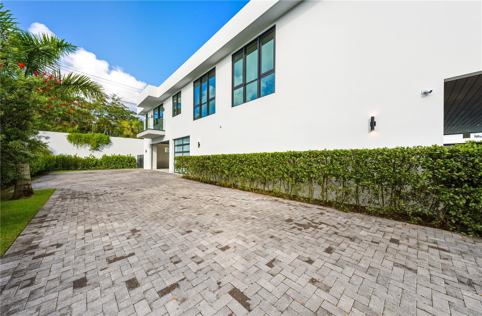 PR9118954 Property Photo