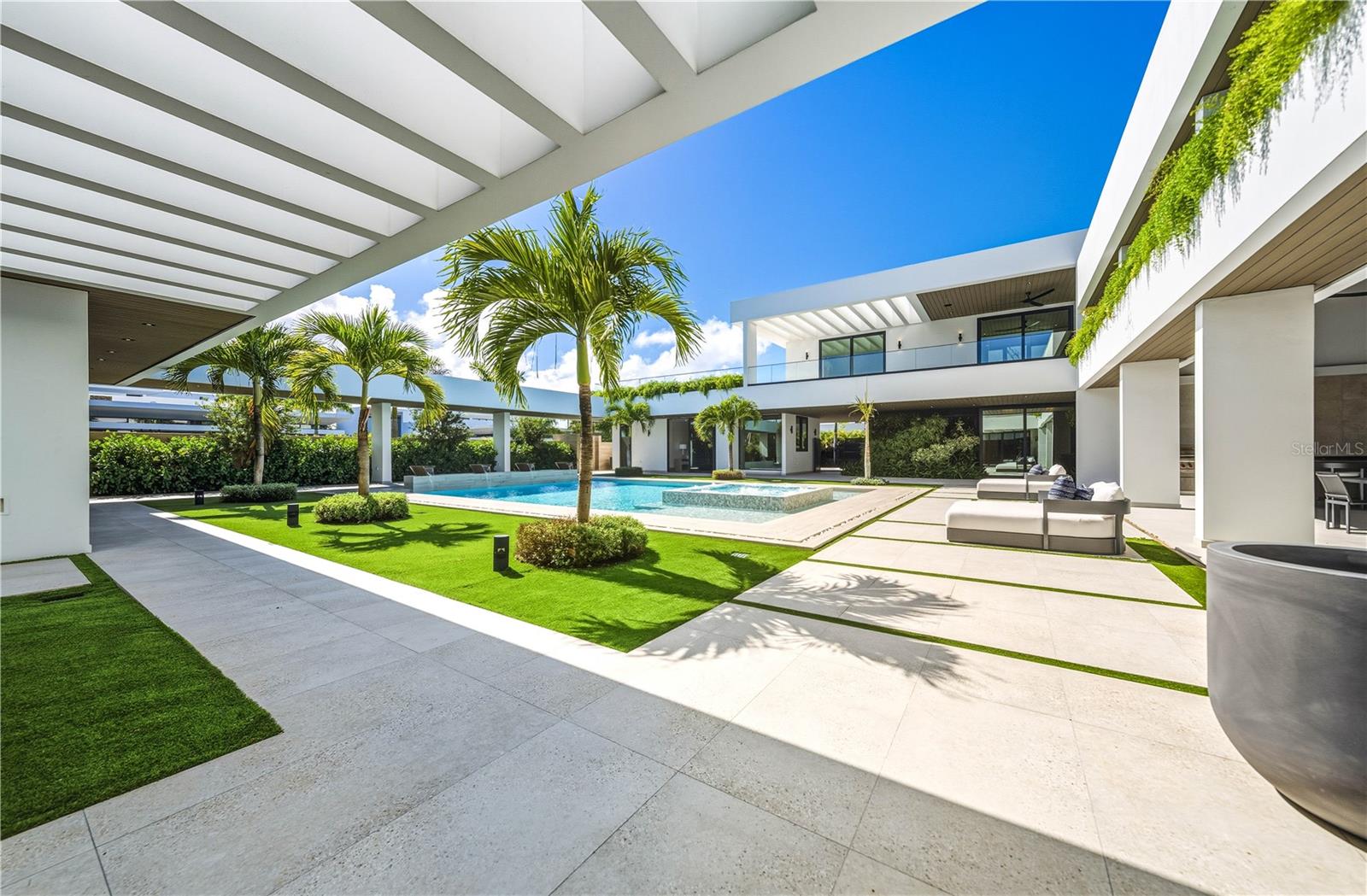 PR9118954 Property Photo