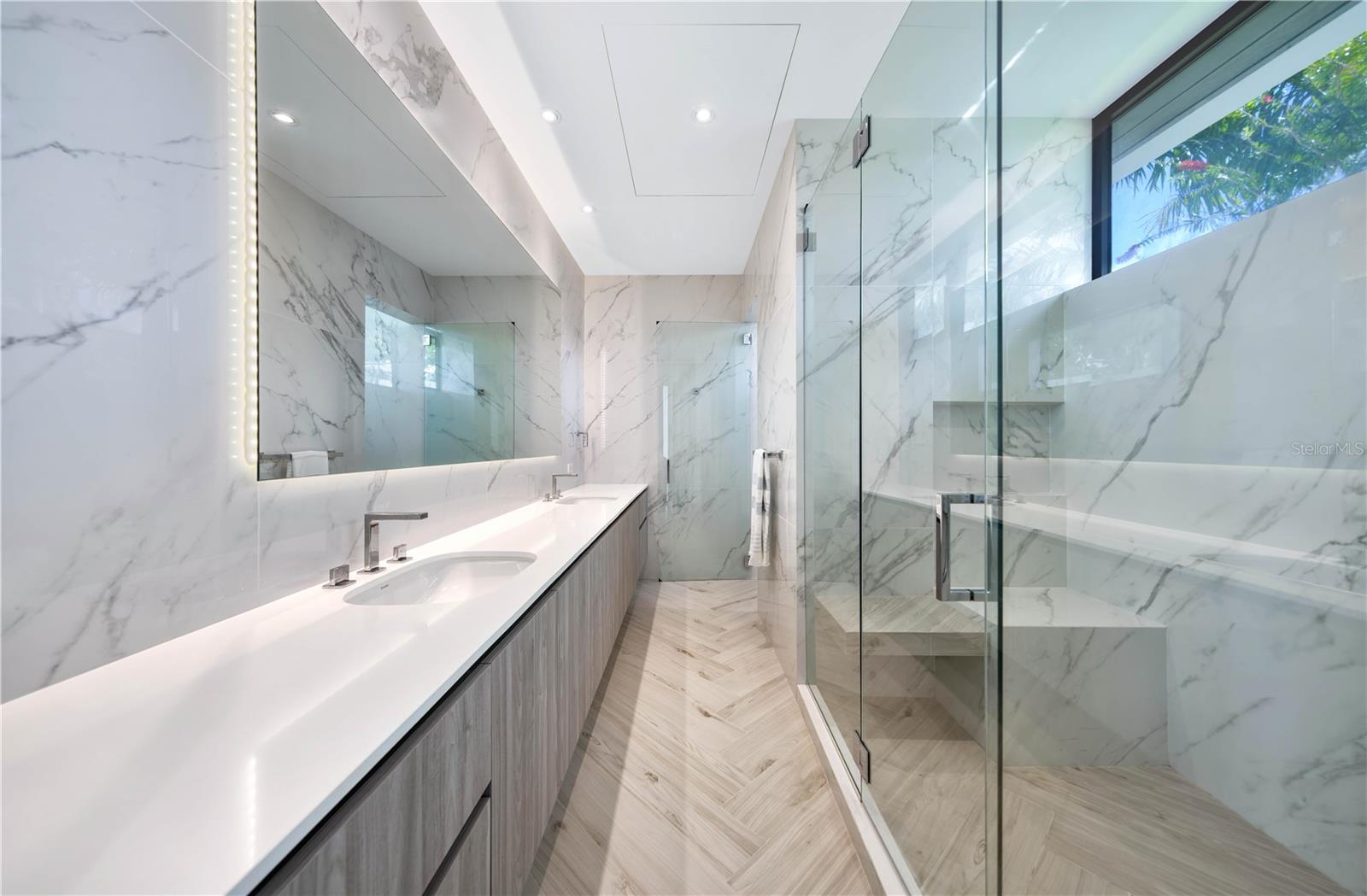 PR9118954 Property Photo