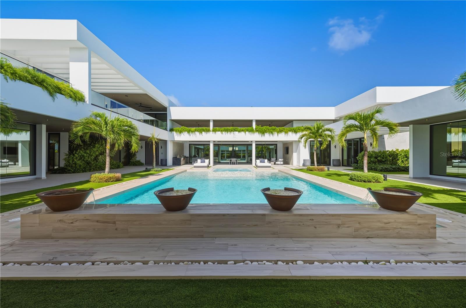 PR9118954 Property Photo