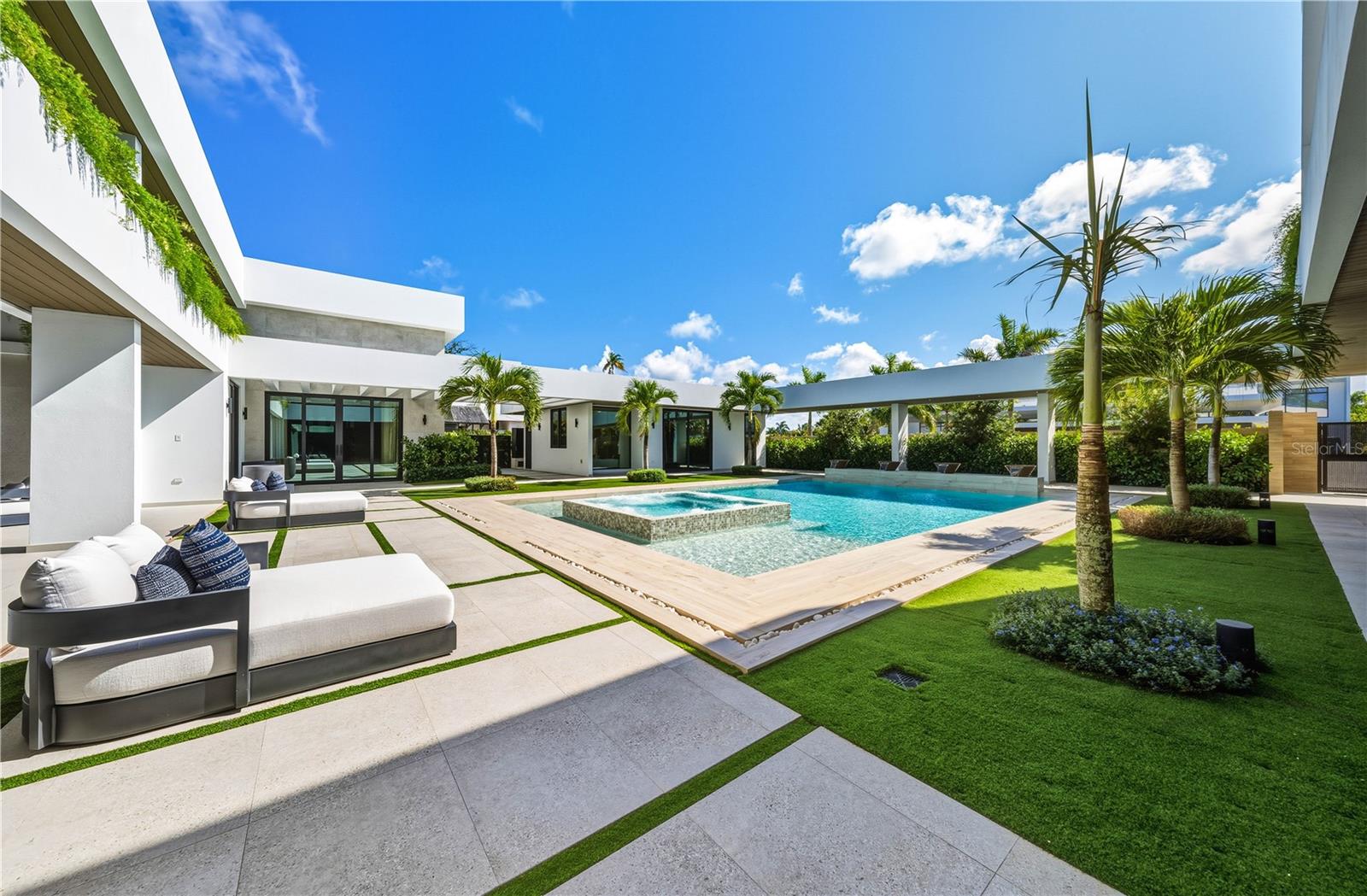 PR9118954 Property Photo