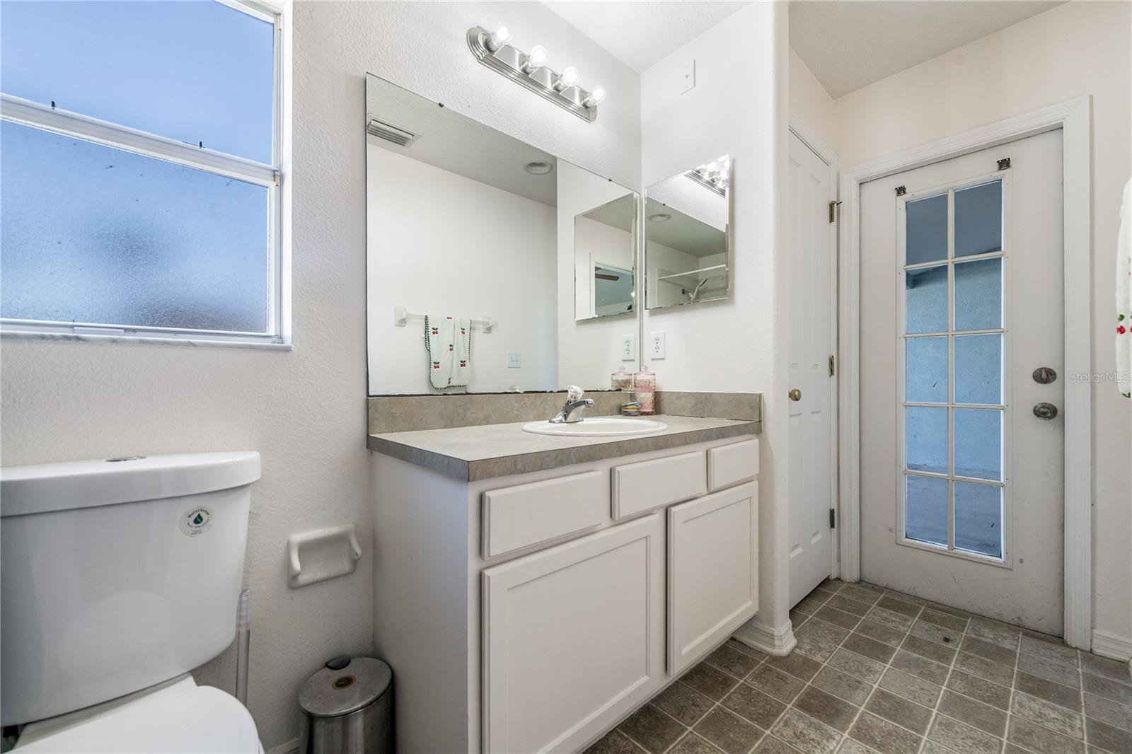 1128 HELMSDALE DR, WESLEY CHAPEL, FL, 33543