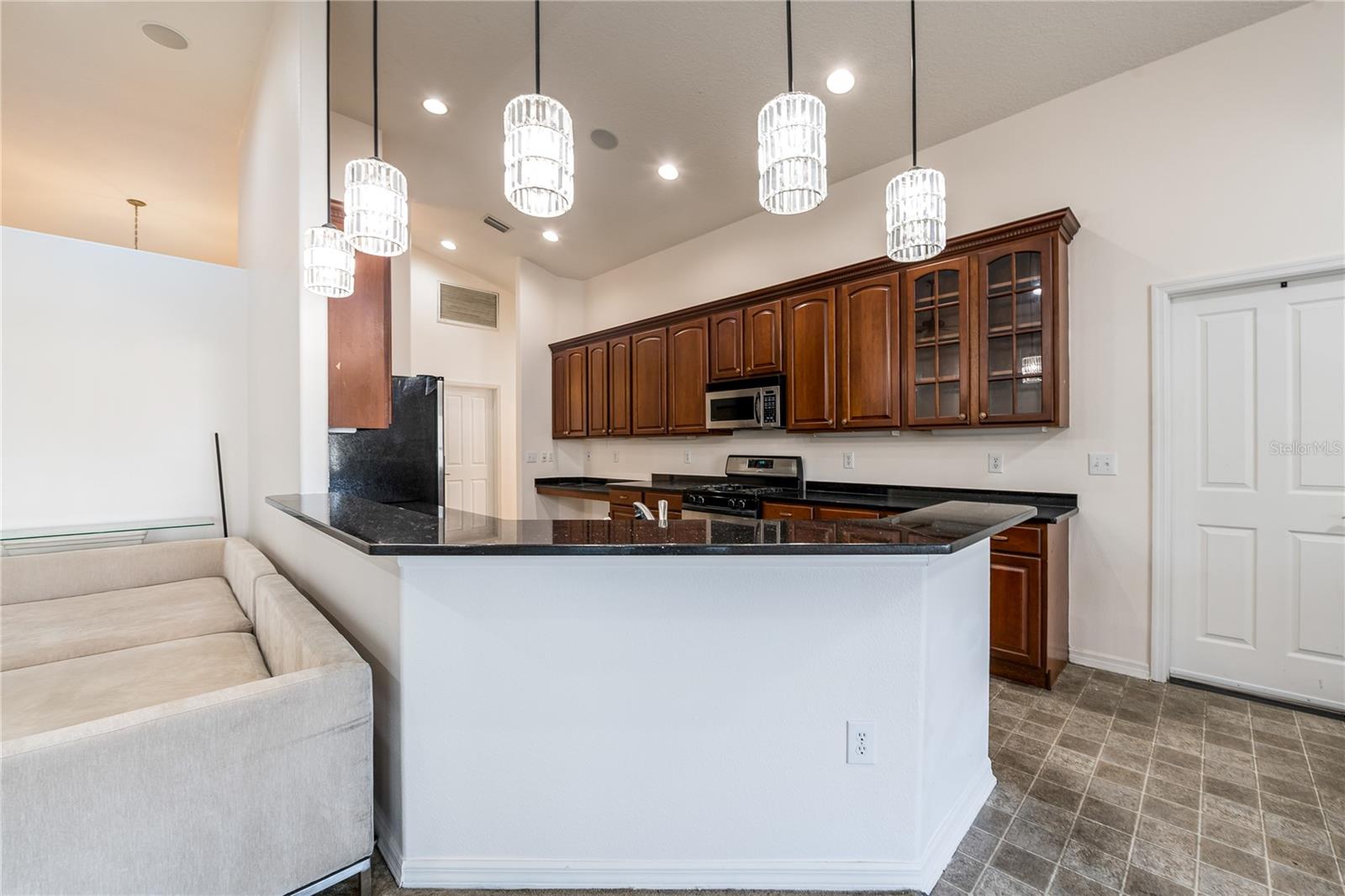 1128 HELMSDALE DR, WESLEY CHAPEL, FL, 33543