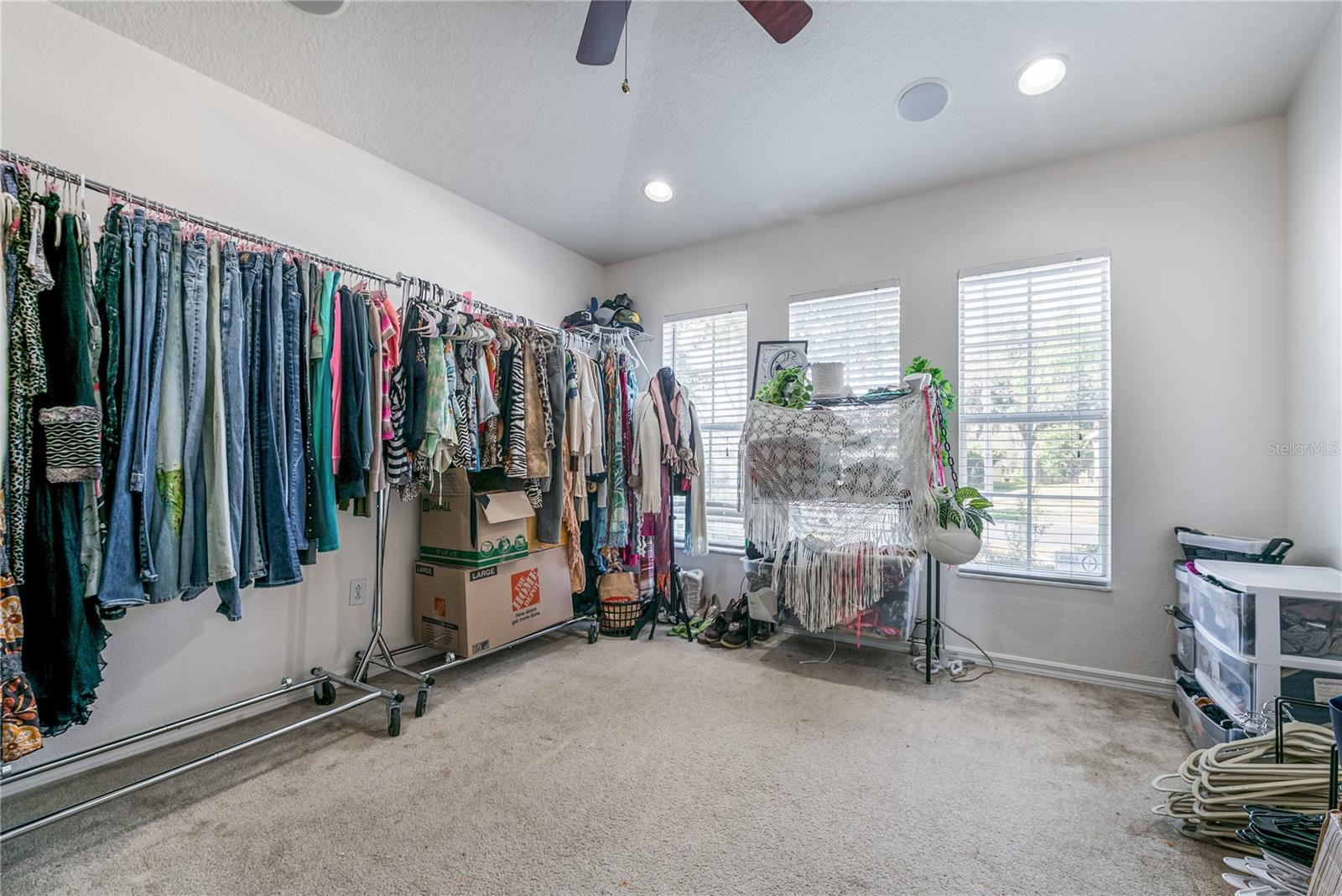 1128 HELMSDALE DR, WESLEY CHAPEL, FL, 33543