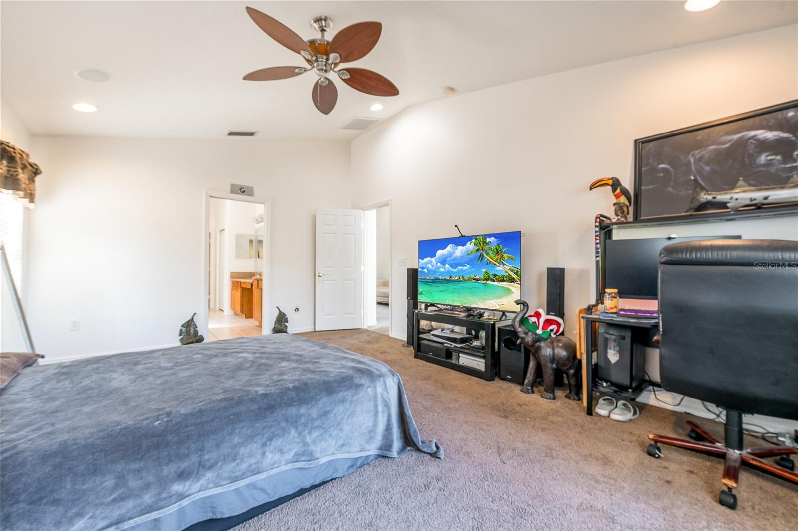 1128 HELMSDALE DR, WESLEY CHAPEL, FL, 33543