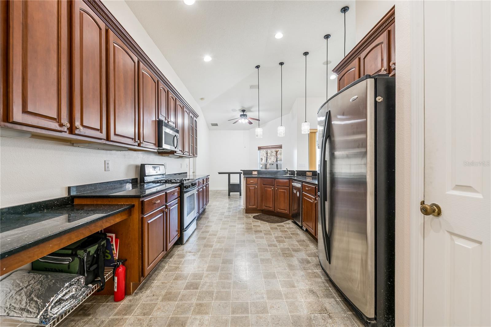 1128 HELMSDALE DR, WESLEY CHAPEL, FL, 33543