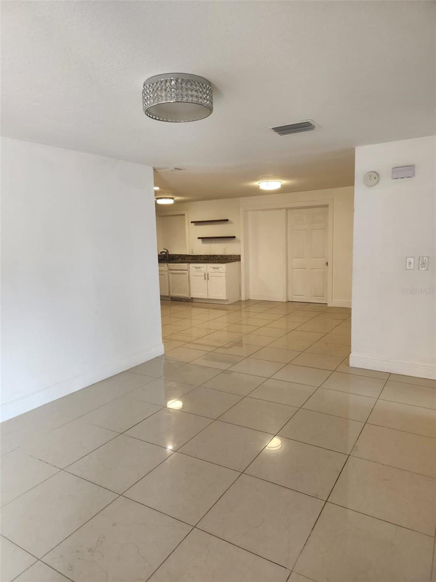 8518 WOODLAKE DR, TAMPA, FL, 33615