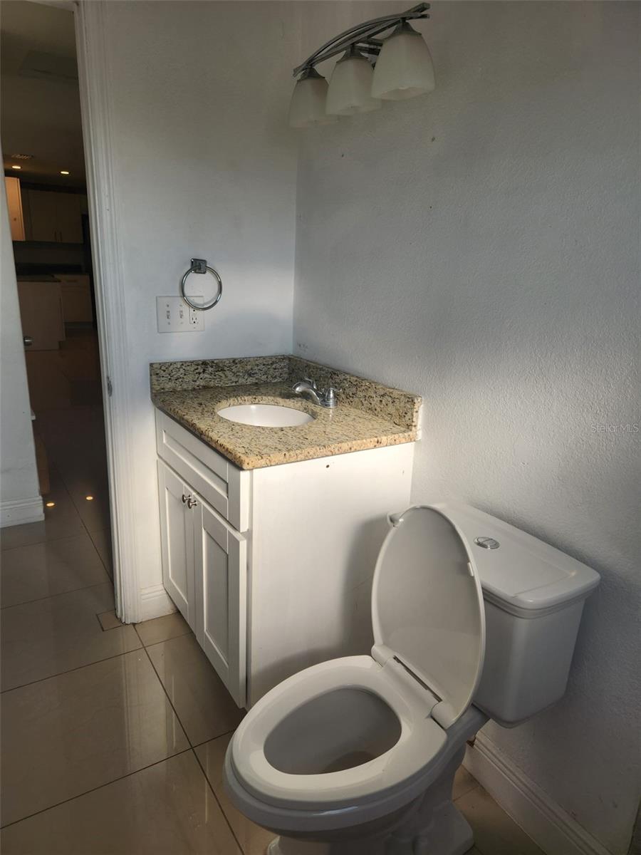 8518 WOODLAKE DR, TAMPA, FL, 33615