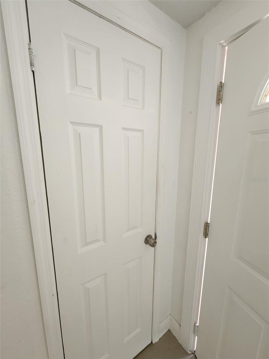 8518 WOODLAKE DR, TAMPA, FL, 33615