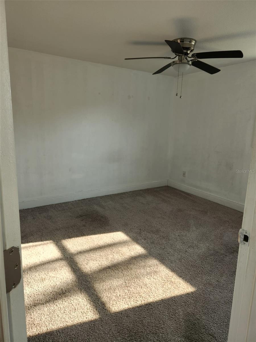 8518 WOODLAKE DR, TAMPA, FL, 33615