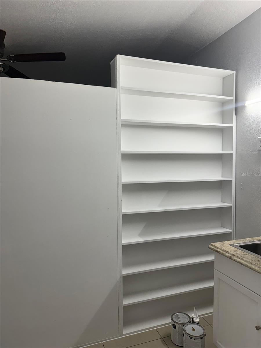 8518 WOODLAKE DR, TAMPA, FL, 33615