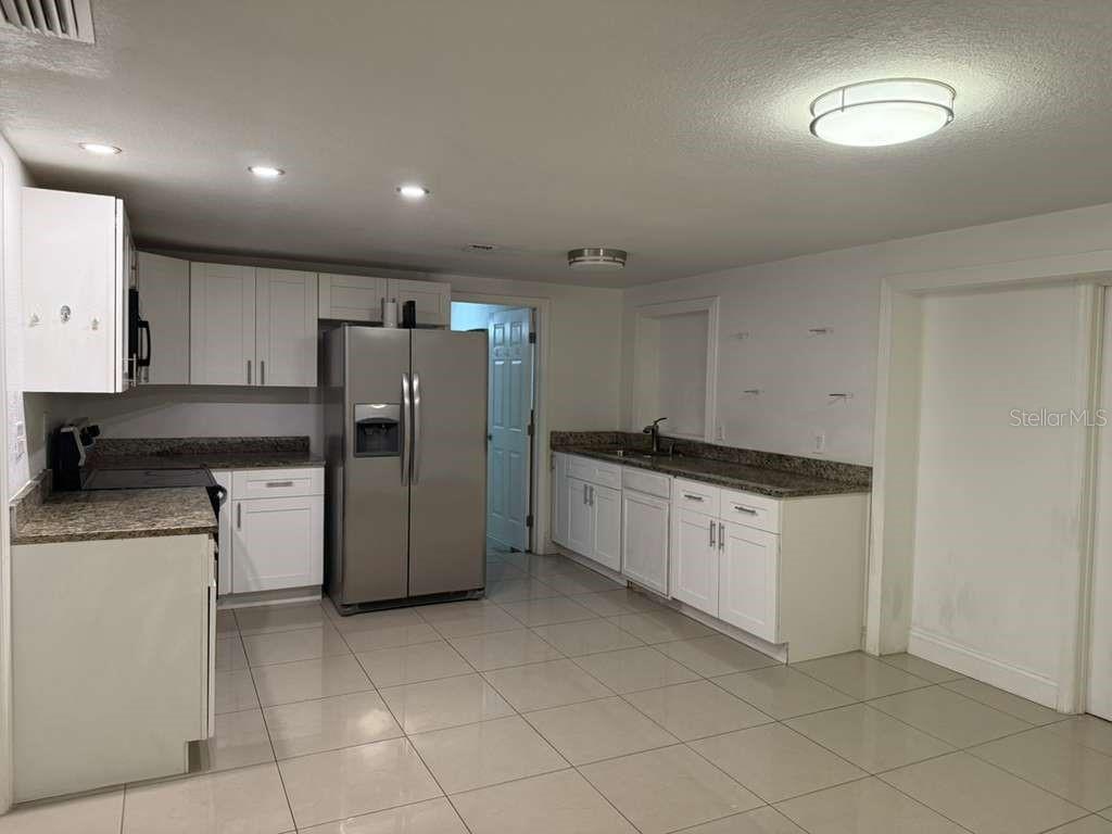 8518 WOODLAKE DR, TAMPA, FL, 33615