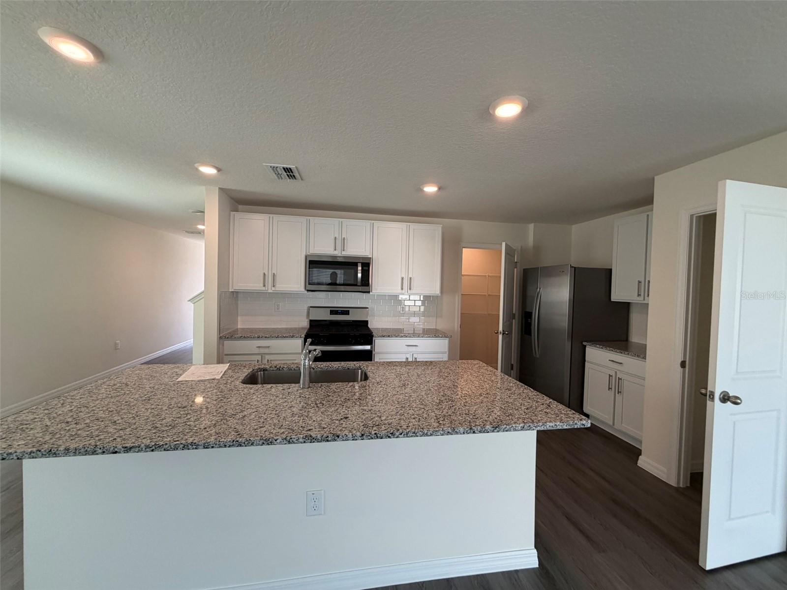 35991 SUNFLOWER HILL DR, ZEPHYRHILLS, FL, 33541