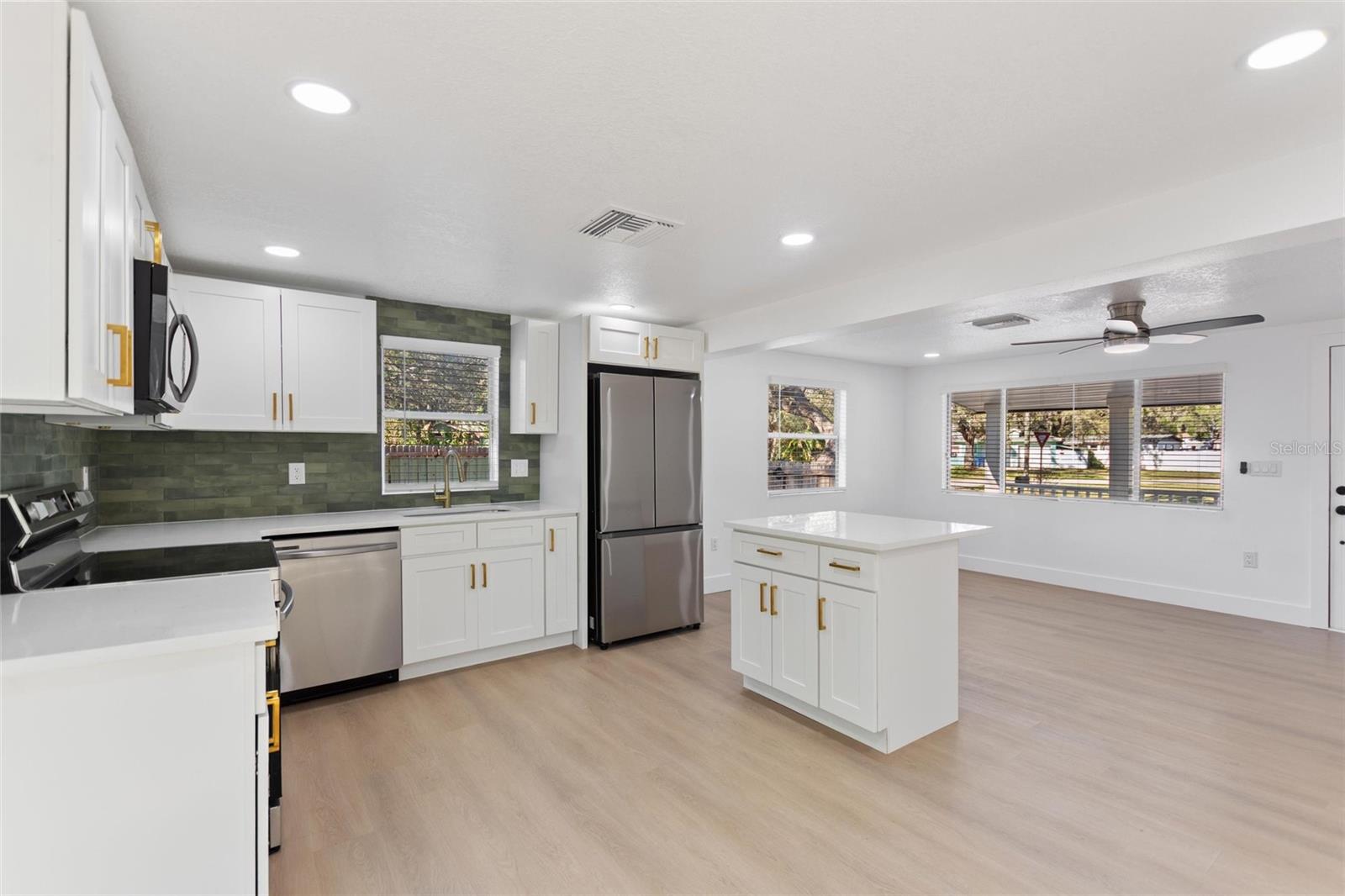 9807 N 19TH ST, TAMPA, FL, 33612