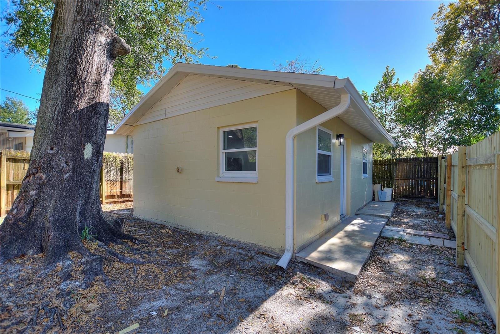 9807 N 19TH ST, TAMPA, FL, 33612