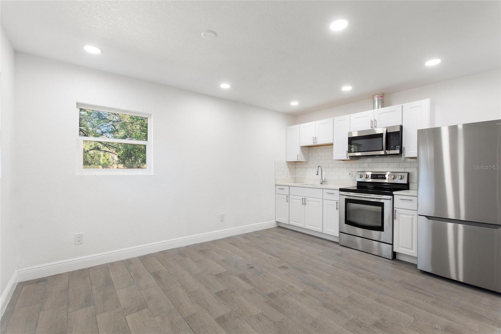 9807 N 19TH ST, TAMPA, FL, 33612