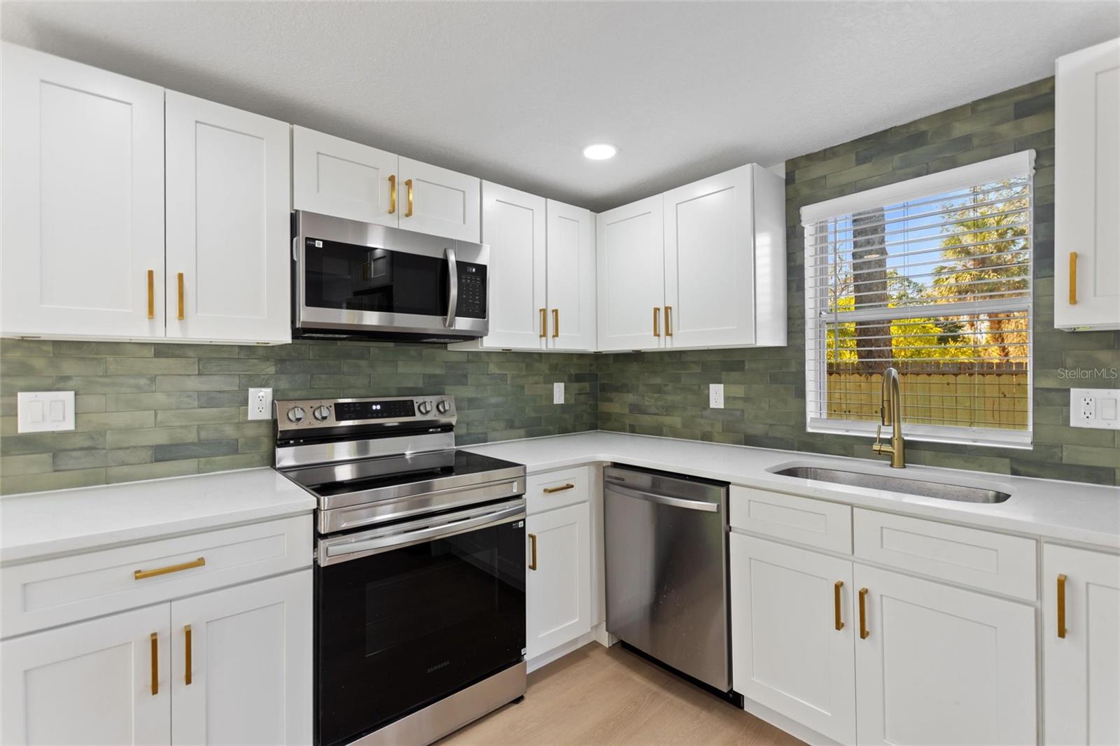 9807 N 19TH ST, TAMPA, FL, 33612