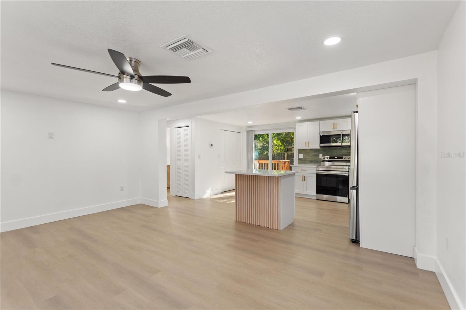 9807 N 19TH ST, TAMPA, FL, 33612